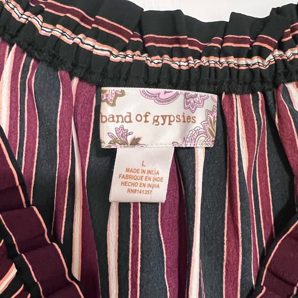 Band of Gypsies Off-the-Shoulder Striped Top (Large) - Picture 3 of 4